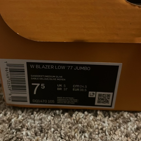 Nike Blazer Low 77 Jumbo Swoosh  Shoes Women’s Size 7.5 - Picture 8 of 8